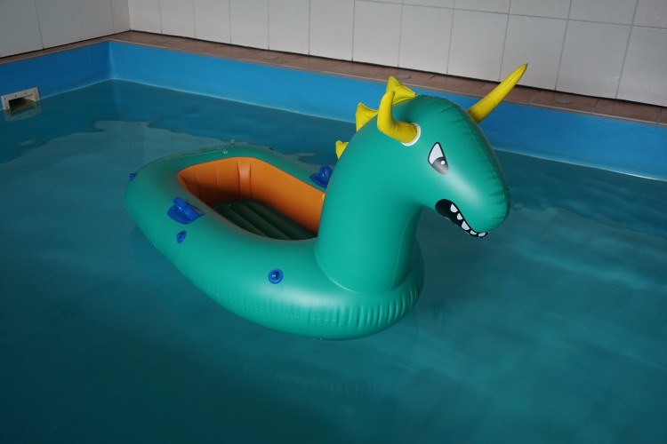 Inflatable-Dragon-Boat.jpg
